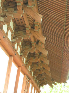 東寺講堂屋根下.jpg
