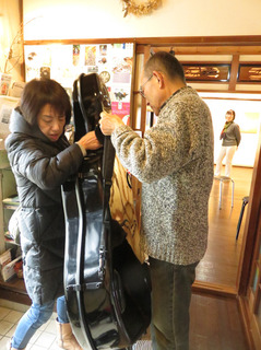 裕美子さんチェロ.jpg